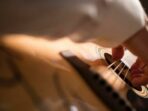 Panduan Belajar Gitar Secara Otodidak di Chordtela